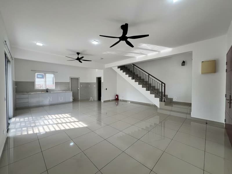 2-storey Terraced House for Sale in Telok Panglima Garang (Selangor) - Nur Alia Omar - Living Room - PropertyGuru.com.my