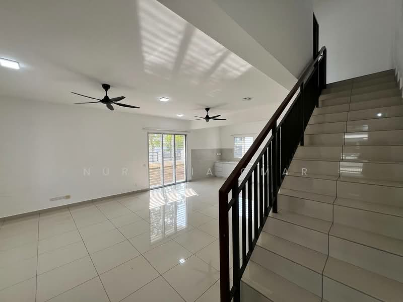 2-storey Terraced House for Sale in Telok Panglima Garang (Selangor) - Nur Alia Omar - Living Room - PropertyGuru.com.my