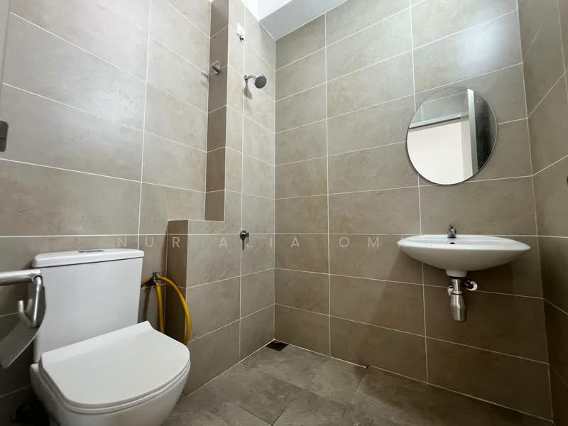 2-storey Terraced House for Sale in Telok Panglima Garang (Selangor) - Nur Alia Omar - Bathroom - PropertyGuru.com.my