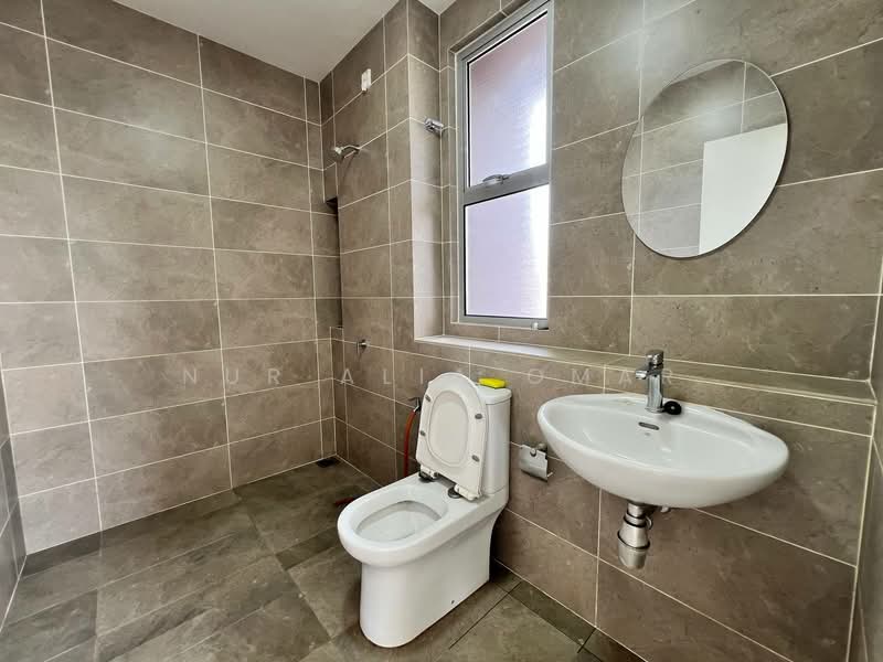 2-storey Terraced House for Sale in Telok Panglima Garang (Selangor) - Nur Alia Omar - Bathroom - PropertyGuru.com.my