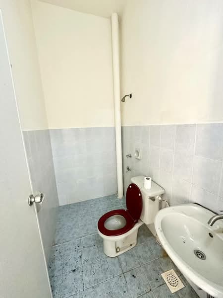 1-storey Terraced House for Rent in Johor Bahru (Johor) - Alfred Yap - Bathroom - PropertyGuru.com.my