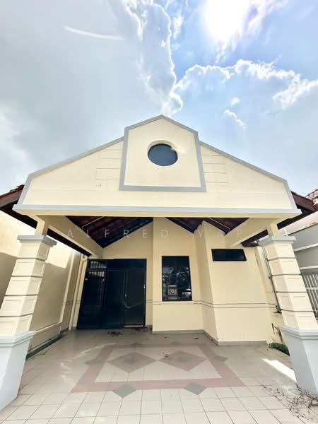1-storey Terraced House for Rent in Johor Bahru (Johor) - Alfred Yap - Exterior - PropertyGuru.com.my