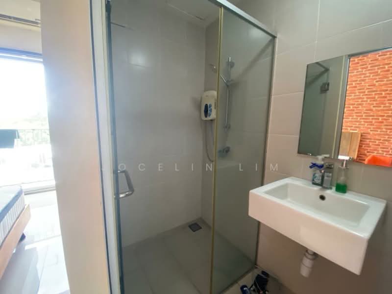 Servis Apartment untuk Disewa di Suria Jelutong - Jocelin Lim - Bathroom - PropertyGuru.com.my