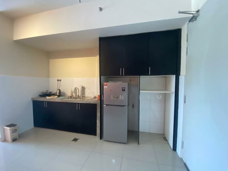 Servis Apartment untuk Disewa di Suria Jelutong - Jocelin Lim - Kitchen - PropertyGuru.com.my