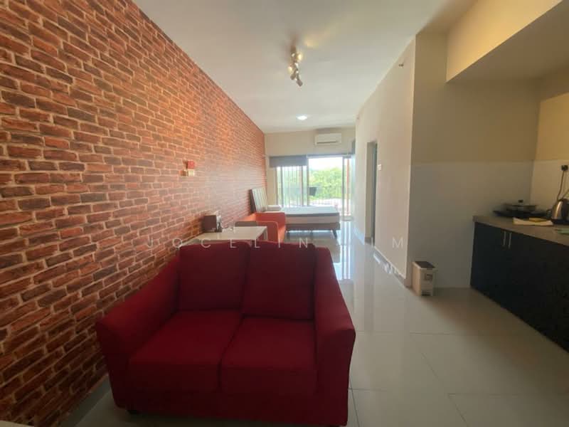 Servis Apartment untuk Disewa di Suria Jelutong - Jocelin Lim - Living Room - PropertyGuru.com.my