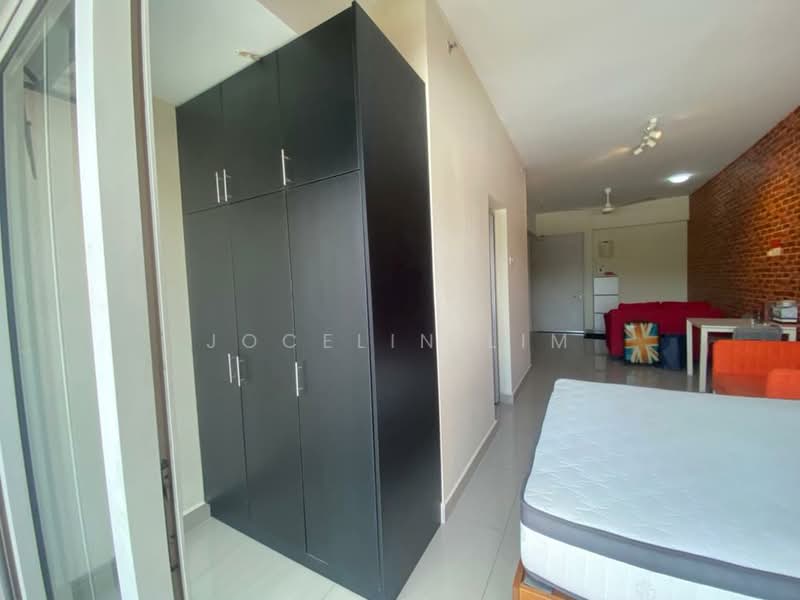 Servis Apartment untuk Disewa di Suria Jelutong - Jocelin Lim - Living Room - PropertyGuru.com.my