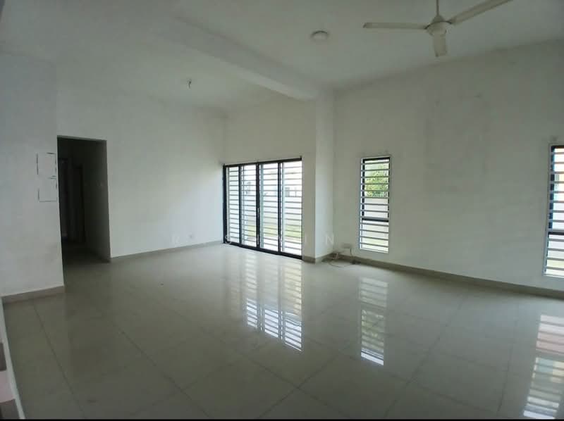 Cluster House for Sale in Ipoh (Perak) - Rashvin Thiyakarajan - Living Room - PropertyGuru.com.my