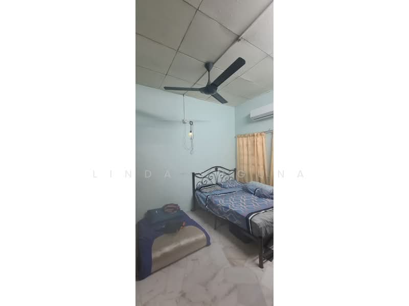 1-storey Terraced House for Sale in Taman Alam Megah (Shah Alam) - Linda Suguna - Bedroom - PropertyGuru.com.my