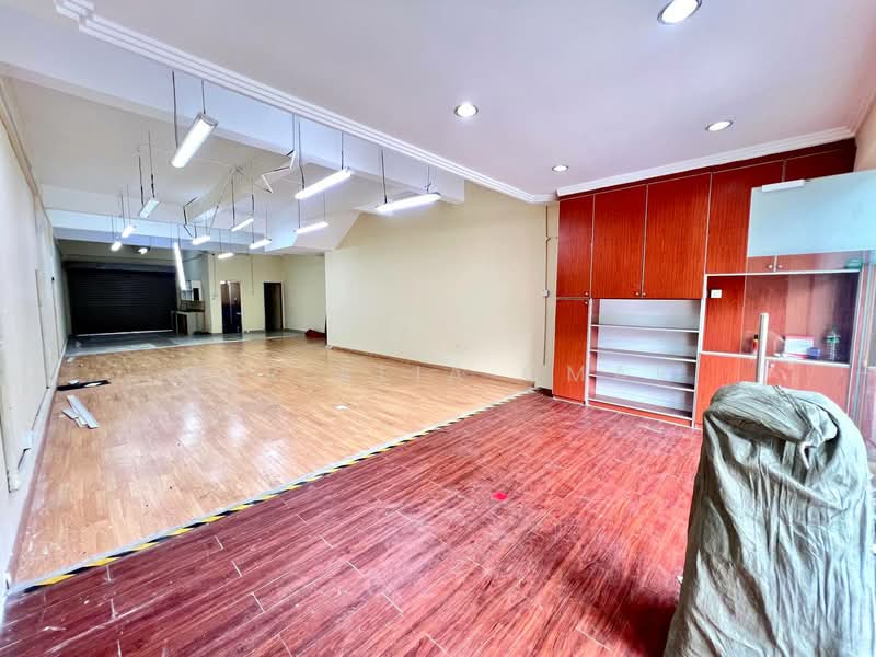 Shop for Rent in Kota Kemuning (Shah Alam) - Nur Alia Omar - Interior - PropertyGuru.com.my