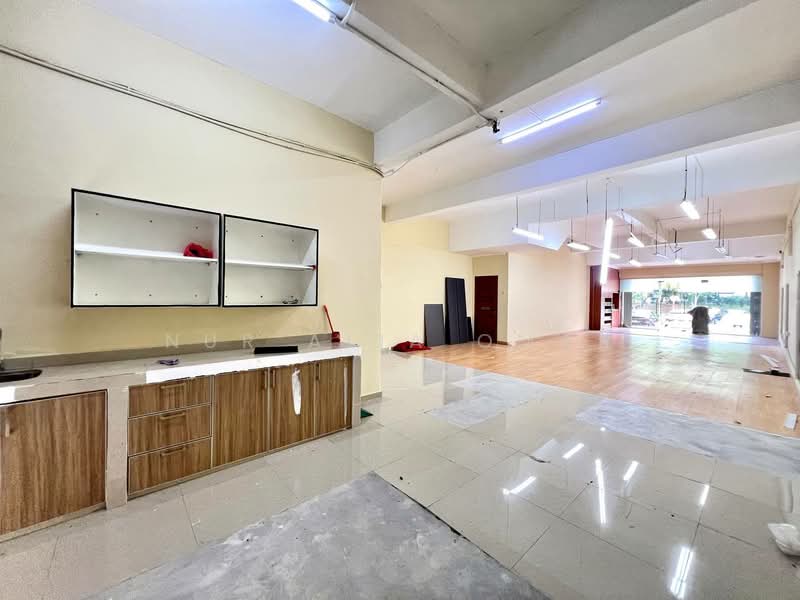 Shop for Rent in Kota Kemuning (Shah Alam) - Nur Alia Omar - Interior - PropertyGuru.com.my