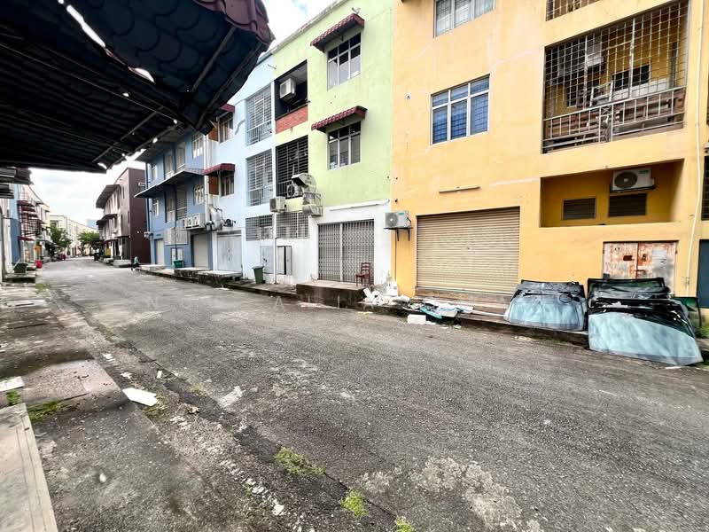 Shop for Rent in Kota Kemuning (Shah Alam) - Nur Alia Omar - Exterior - PropertyGuru.com.my