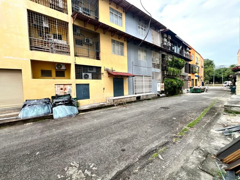 Shop for Rent in Kota Kemuning (Shah Alam) - Nur Alia Omar - Exterior - PropertyGuru.com.my