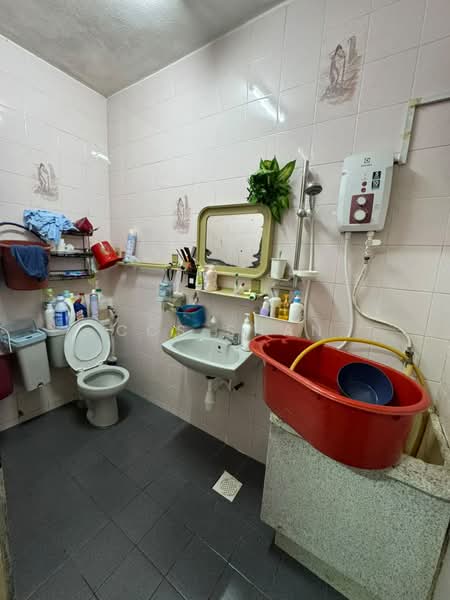 Rumah Teres untuk Dijual di Selayang (Selangor) - CCS Shan - Bathroom - PropertyGuru.com.my