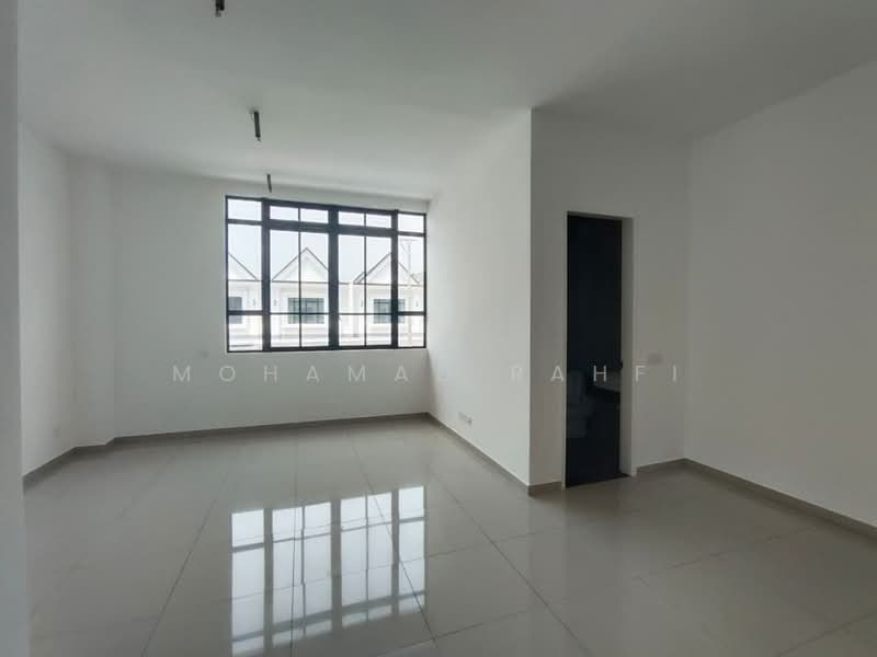 Rumah Teres 2 Tingkat untuk Dijual di Bandar Seri Alam (Masai) - Mohamad Rahfi - Living Room - PropertyGuru.com.my