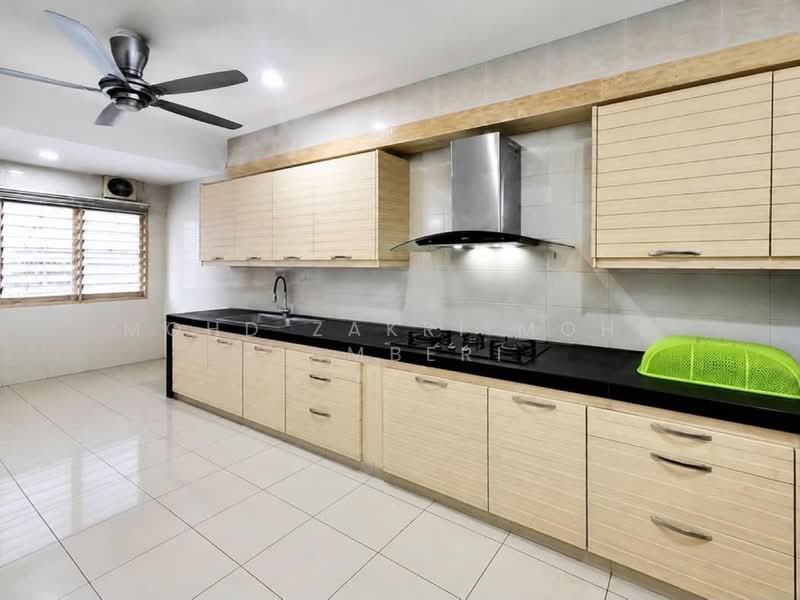 Rumah Teres 2 Tingkat untuk Dijual di Alam Budiman (Shah Alam) - Mohd Zakri Mohd Zamberi - Kitchen - PropertyGuru.com.my