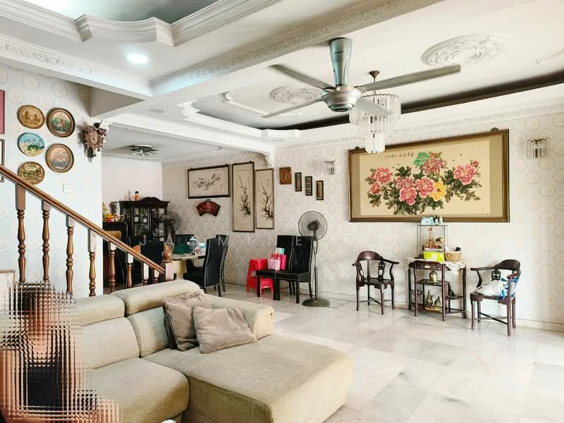 Rumah Teres 2 Tingkat untuk Dijual di Taman Kepong (Kepong) - Jasmine Ong - Living Room - PropertyGuru.com.my