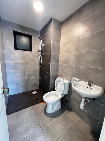 Kondominium untuk Dijual di The Olive - Ray Lee - Bathroom - PropertyGuru.com.my