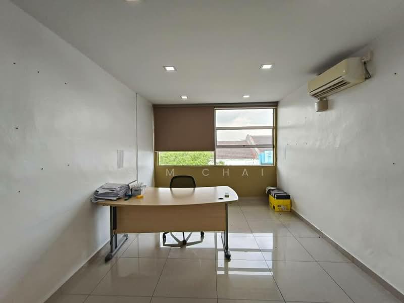 Kedai / Pejabat untuk Dijual di Taman Johor Jaya (Johor Bahru) - Sam Chai - Interior - PropertyGuru.com.my