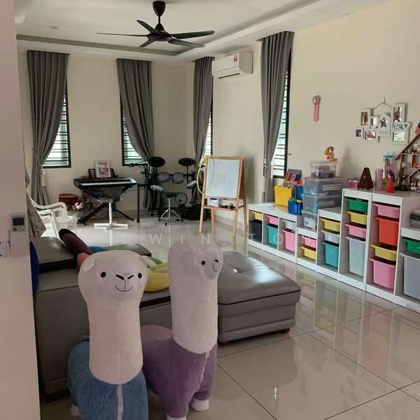 Rumah Berkembar untuk Dijual di Taman Perling (Perling) - Edwin Toh - Living Room - PropertyGuru.com.my