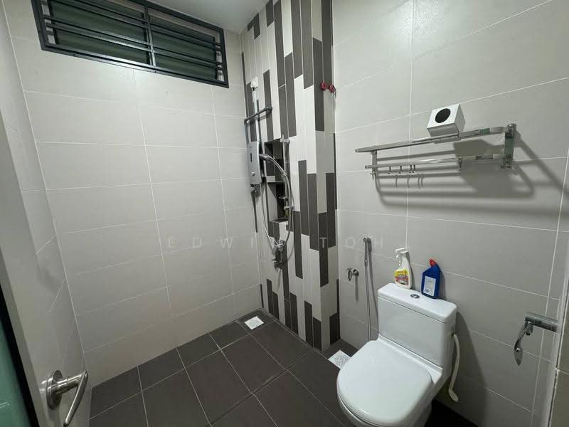 Semi-Detached House for Sale in Taman Perling (Perling) - Edwin Toh - Bathroom - PropertyGuru.com.my