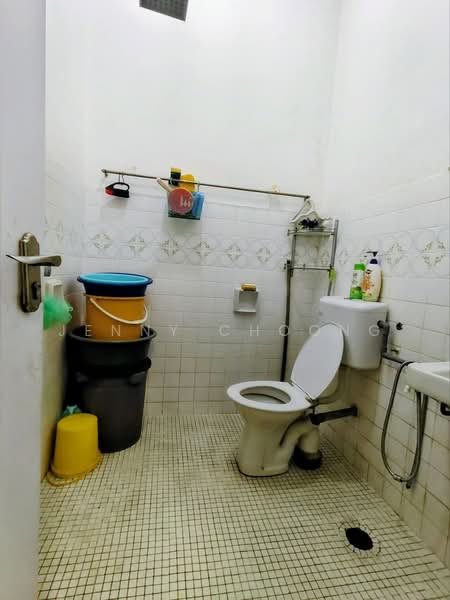 Rumah Teres 2 Tingkat untuk Dijual di Taman Dagang (Ampang) - Jenny Choong - Bathroom - PropertyGuru.com.my