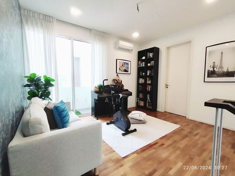 3-storey Terraced House for Rent in Tamansari (Rawang) - Fazillah Rahim - Living Room - PropertyGuru.com.my