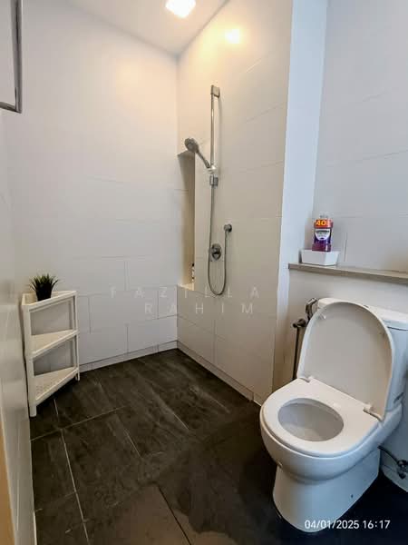 3-storey Terraced House for Rent in Tamansari (Rawang) - Fazillah Rahim - Bathroom - PropertyGuru.com.my