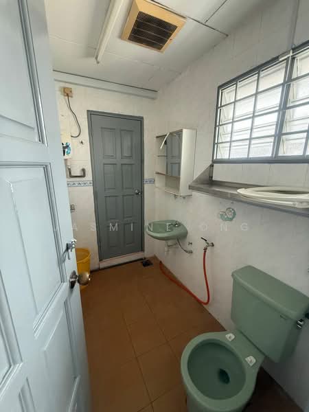 Rumah Teres 2 Tingkat untuk Dijual di Taman Sri Bintang (Kepong) - Jasmine Ong - Bathroom - PropertyGuru.com.my