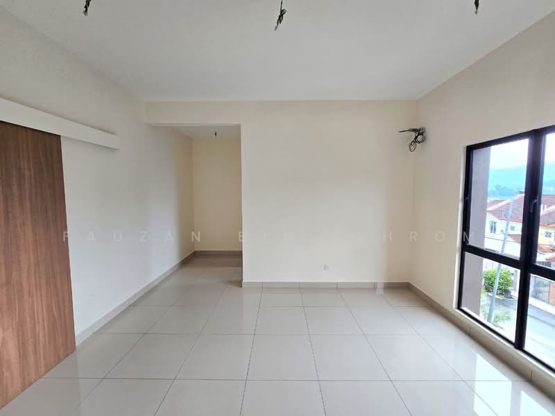 Rumah Teres 3 Tingkat untuk Dijual di Ampang (Ampang) - Fauzan bin Sahrom - PropertyGuru.com.my