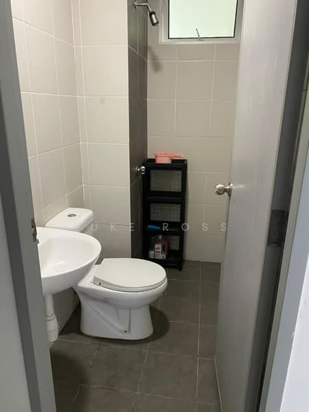 Pangsapuri untuk Disewa di Residensi Vista Wirajaya - Luke Ross - Bathroom - PropertyGuru.com.my