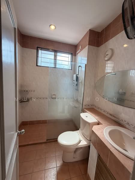 Rumah Teres 2.5-Tingkat untuk Dijual di Ara Damansara (Selangor) - Mun Yee Phoon - Bathroom - PropertyGuru.com.my