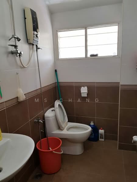 Rumah Teres 2 Tingkat untuk Dijual di Bandar Tun Hussein Onn (Cheras) - Ms Chang - Bathroom - PropertyGuru.com.my