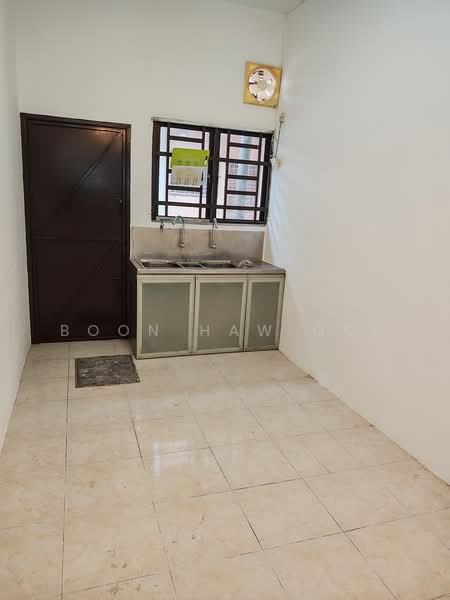 Rumah Teres 2 Tingkat untuk Disewa di Taman Permatang Tinggi Indah (Bukit Mertajam) - Boon Haw Ooi - Kitchen - PropertyGuru.com.my