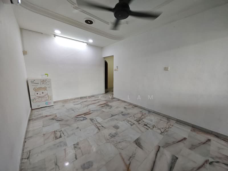 Rumah Teres 1 Tingkat untuk Dijual di Taman Universiti (Skudai) - Vicky Lam - Living Room - PropertyGuru.com.my