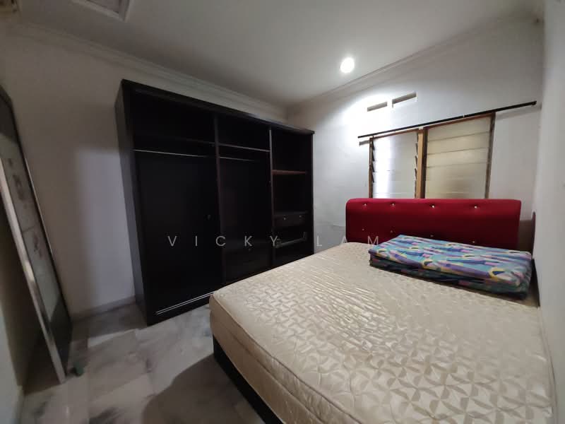 Rumah Teres 1 Tingkat untuk Dijual di Taman Universiti (Skudai) - Vicky Lam - Bedroom - PropertyGuru.com.my