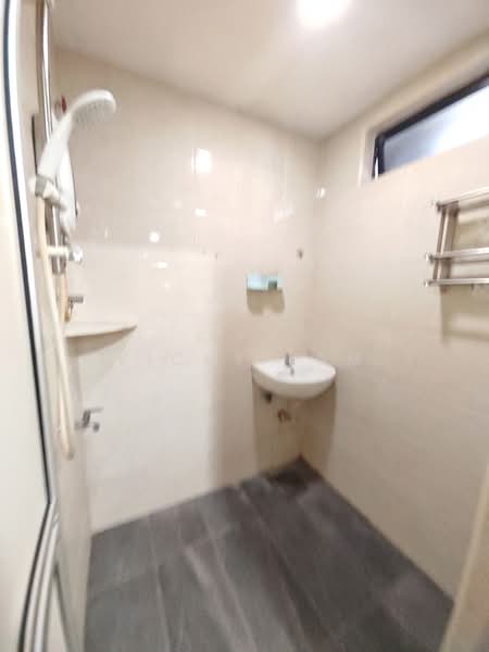 Rumah Teres 1 Tingkat untuk Dijual di Taman Universiti (Skudai) - Vicky Lam - Bathroom - PropertyGuru.com.my