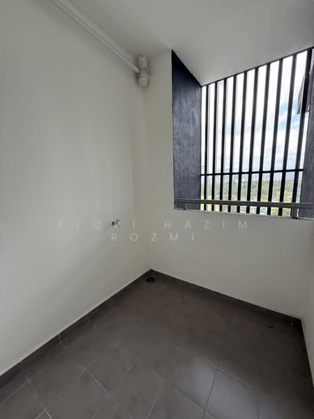 Condominium for Sale at Anggun Lumayan - Fiqri Hazim Rozmi - Balcony - PropertyGuru.com.my