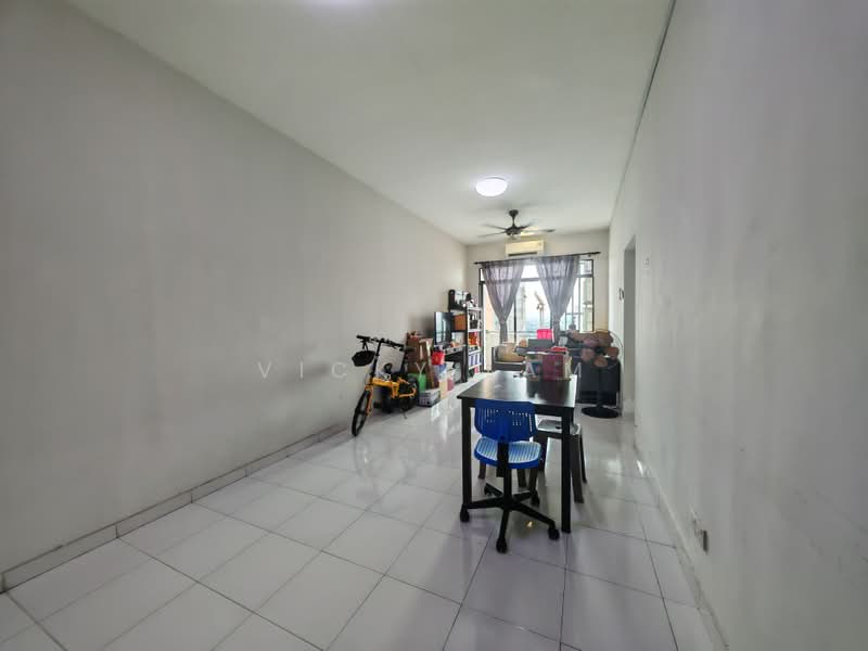 Servis Apartment untuk Dijual di Jentayu Residensi @ Tampoi - Vicky Lam - Living Room - PropertyGuru.com.my