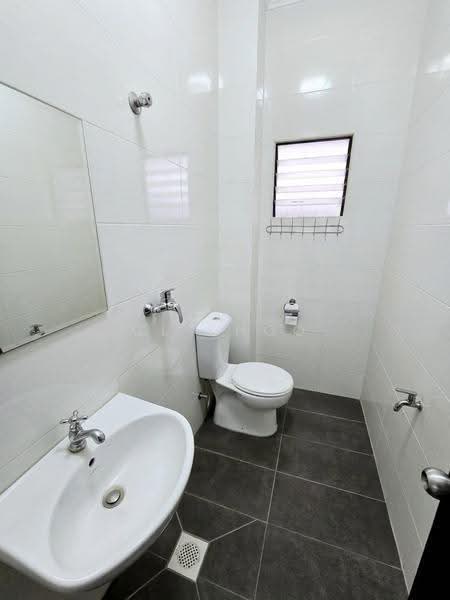 2-storey Terraced House for Sale in puchong (Puchong) - Cl Khoo - Bathroom - PropertyGuru.com.my