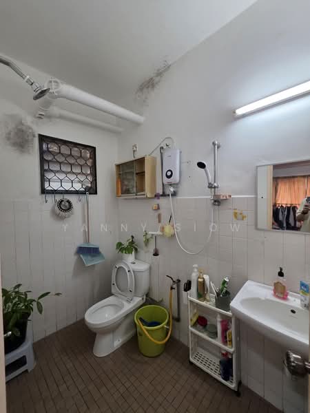 Pangsapuri untuk Dijual di Sri Kinabalu - Yanny Siow - Bathroom - PropertyGuru.com.my