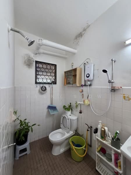 Pangsapuri untuk Dijual di Sri Kinabalu - Yanny Siow - Bathroom - PropertyGuru.com.my