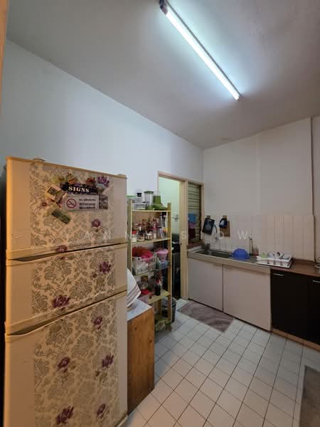 Pangsapuri untuk Dijual di Sri Kinabalu - Yanny Siow - Kitchen - PropertyGuru.com.my