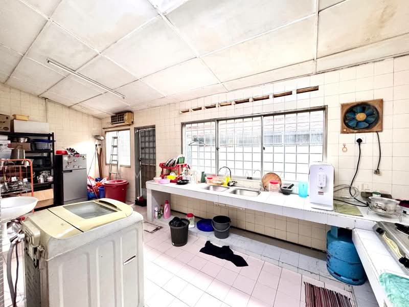 Rumah Teres 1 Tingkat untuk Dijual di Seksyen 5, Bandar Kinrara (Puchong) - Amzar Faiz - PropertyGuru.com.my