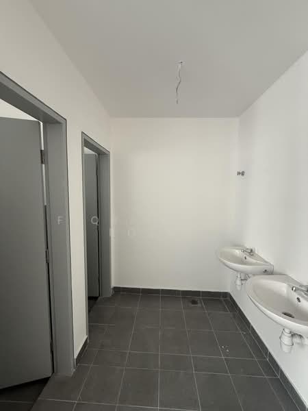 Kedai / Pejabat untuk Disewa di Semenyih (Selangor) - Fiqri Hazim Rozmi - Bathroom - PropertyGuru.com.my