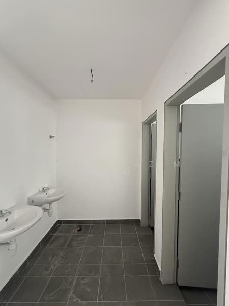 Kedai / Pejabat untuk Disewa di Semenyih (Selangor) - Fiqri Hazim Rozmi - Bathroom - PropertyGuru.com.my