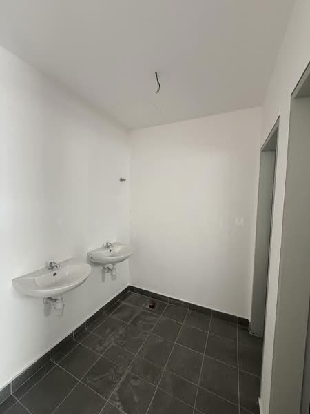 Kedai / Pejabat untuk Disewa di Semenyih (Selangor) - Fiqri Hazim Rozmi - Bathroom - PropertyGuru.com.my