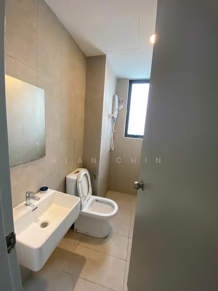 Servis Apartment untuk Disewa di Kenwingston Platz - Alan Chin - Bathroom - PropertyGuru.com.my