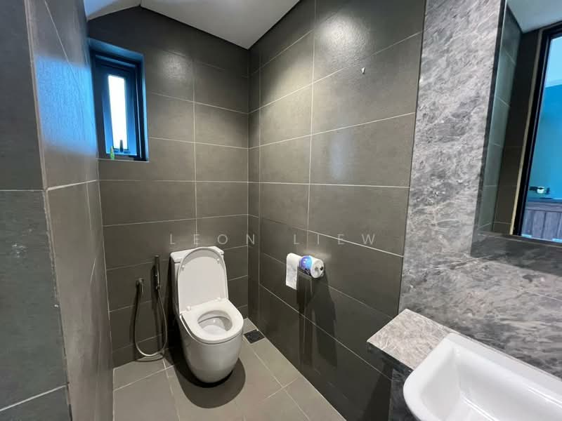 Rumah Teres 3.5 Tingkat untuk Disewa di Desa Parkcity (Kuala Lumpur) - Leon Liew - Bathroom - PropertyGuru.com.my