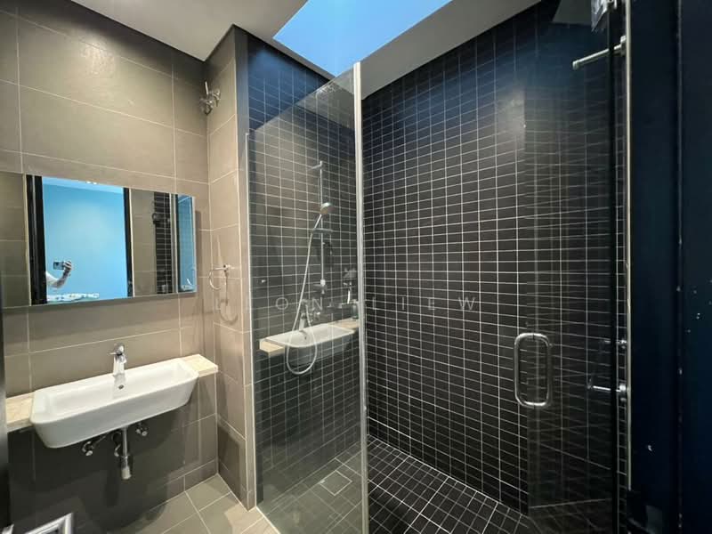 Rumah Teres 3.5 Tingkat untuk Disewa di Desa Parkcity (Kuala Lumpur) - Leon Liew - Bathroom - PropertyGuru.com.my