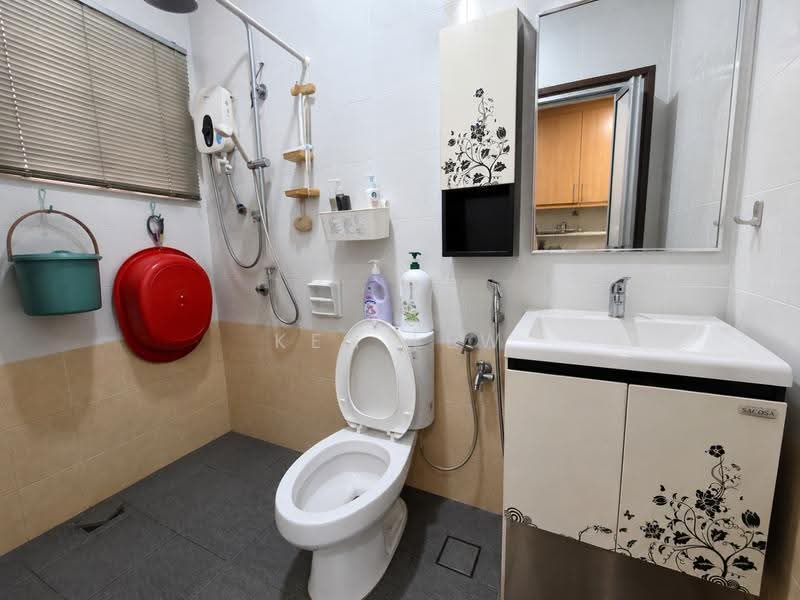 Rumah Teres 2-Tingkat untuk Dijual di Batu 9 (Cheras) - Ken Lew - Bathroom - PropertyGuru.com.my